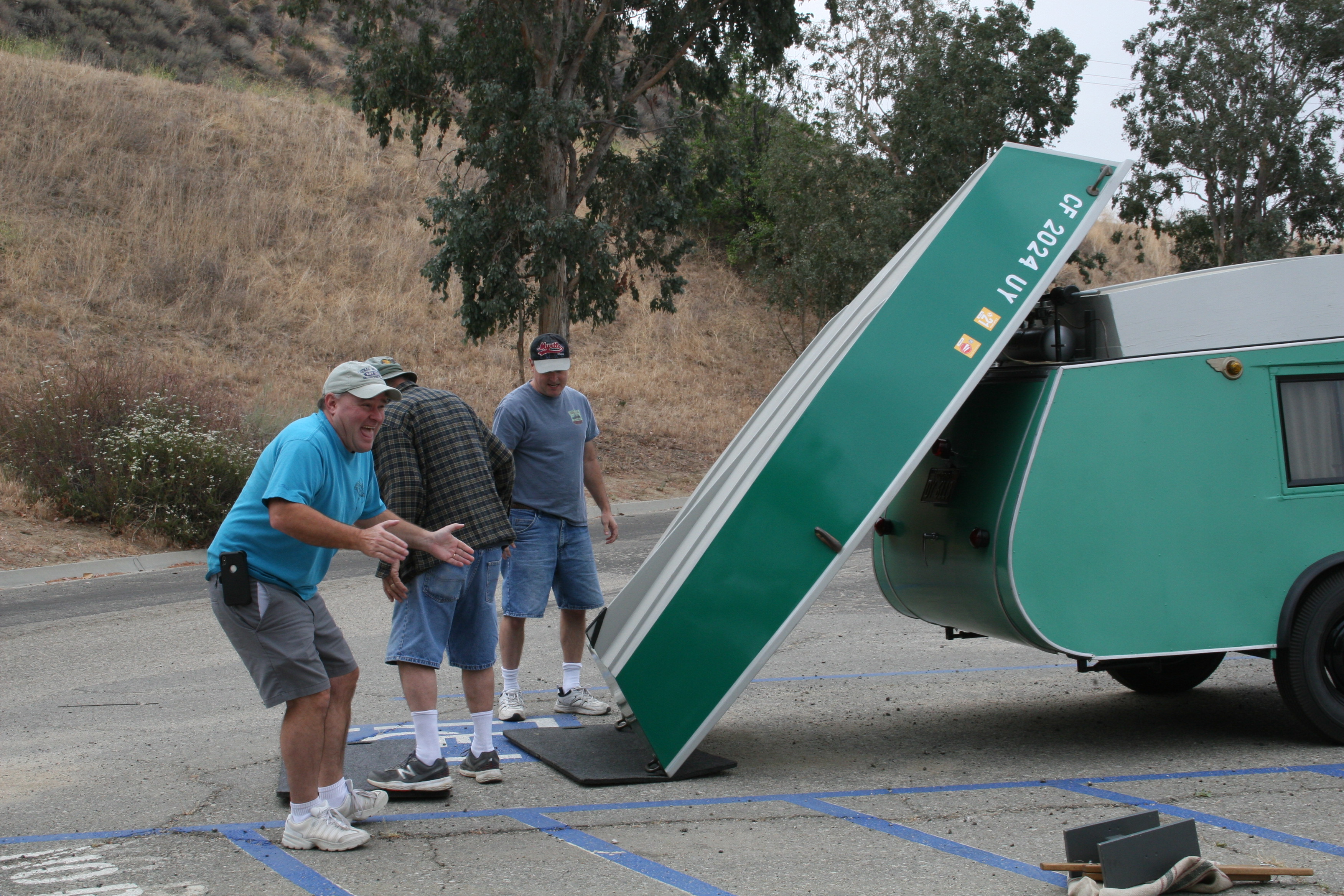 removing boat from trailer castaic