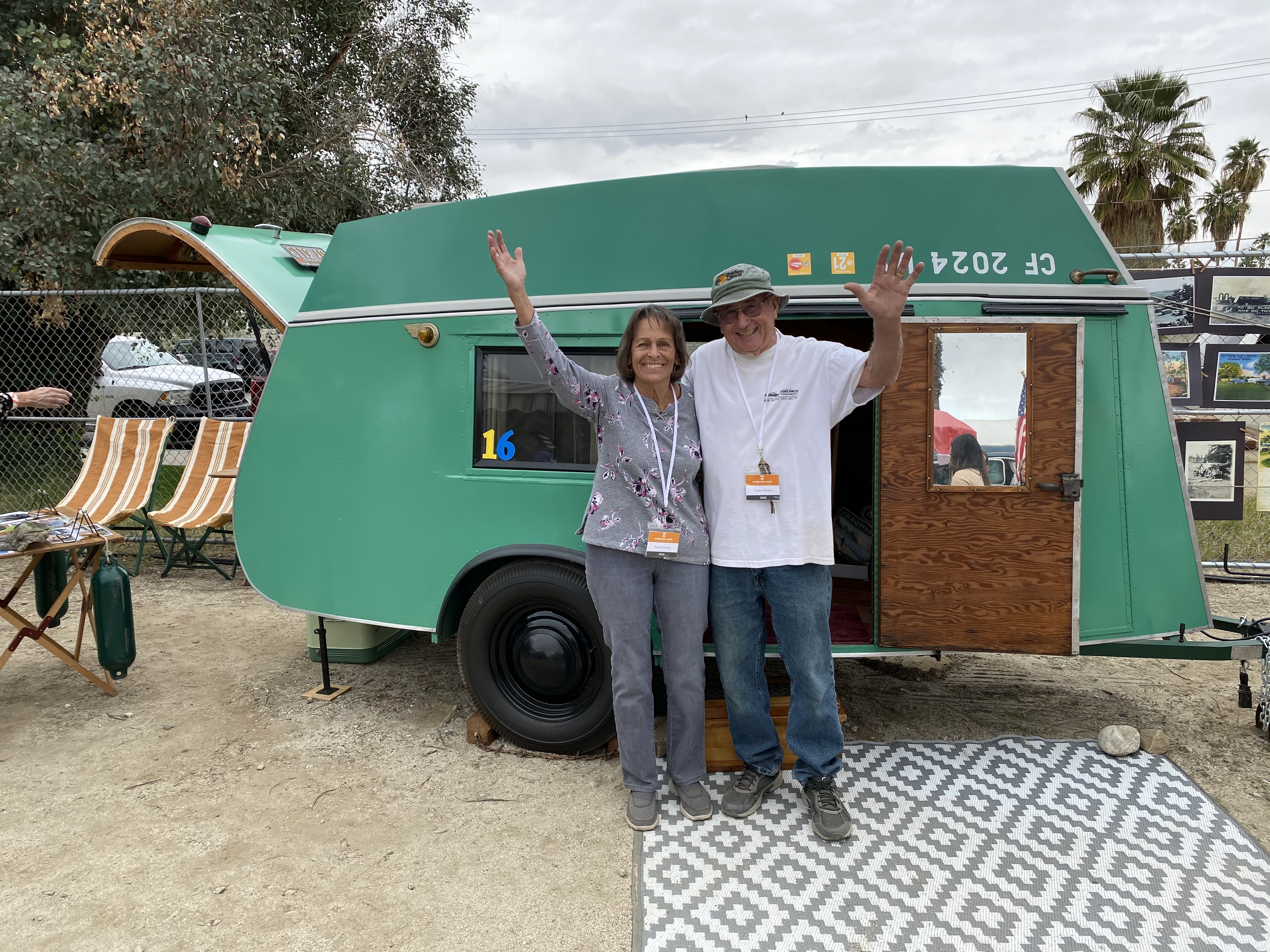 hello palm springs trailerboat