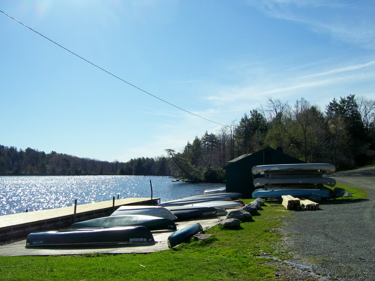 lake canoes