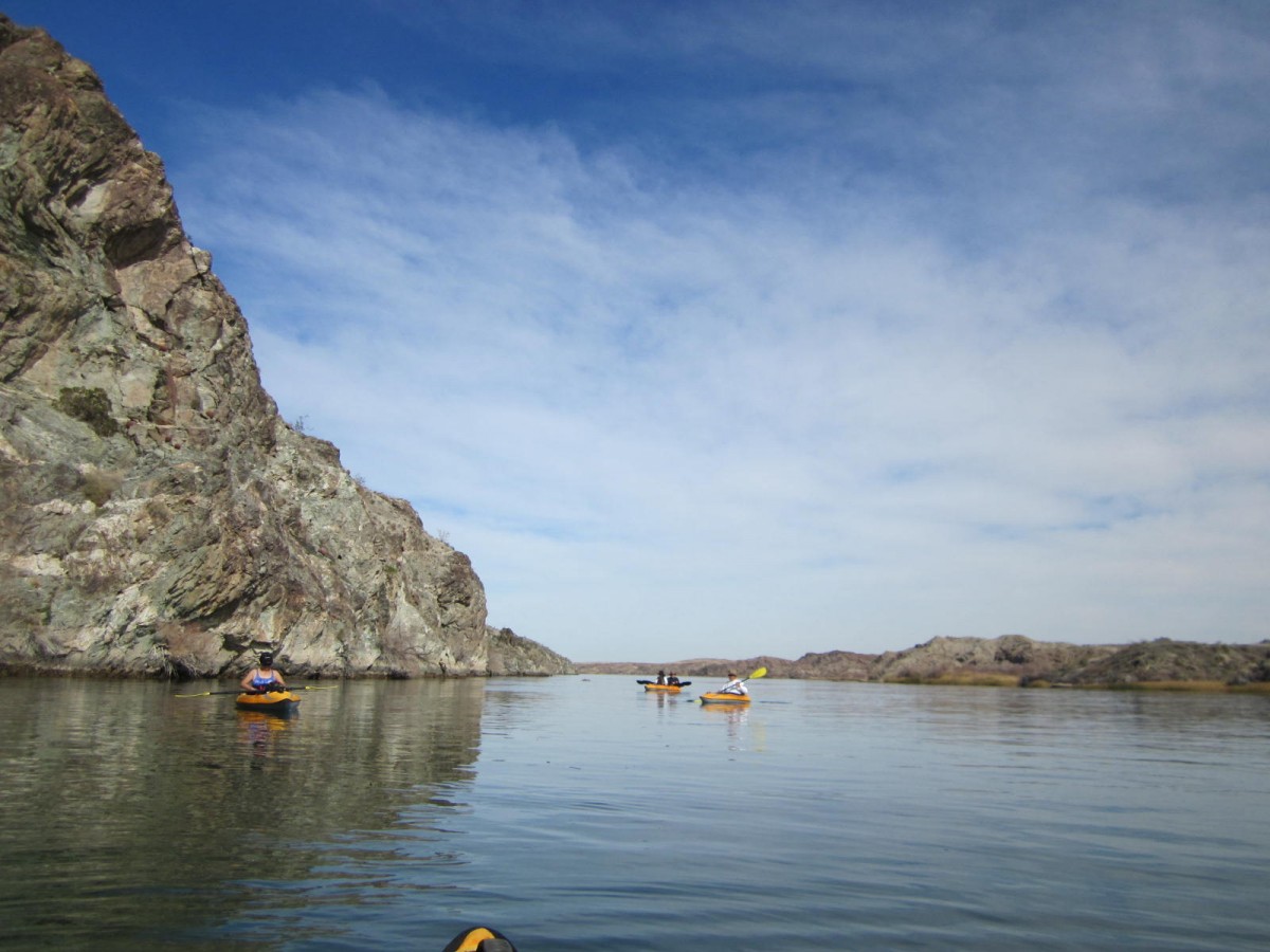 kayak group rocks