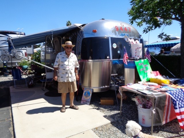 Rudy & Evelyn's 1986 Airstream Sovereign