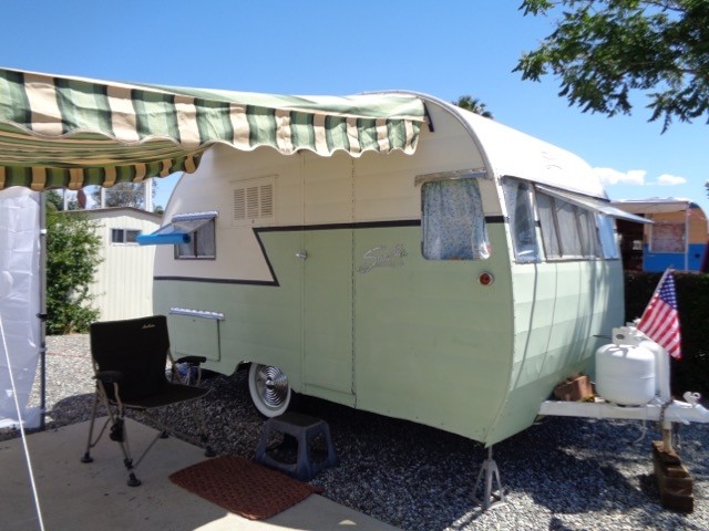 Nan & Terry's 1955 Shasta