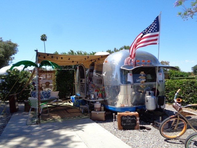 Bob & Trish's 1970 Airstream