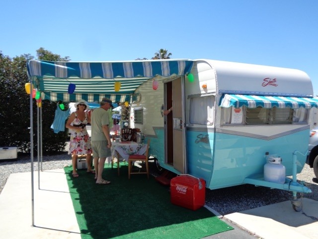 Craig & Patti's 1961 Shasta Airflyte