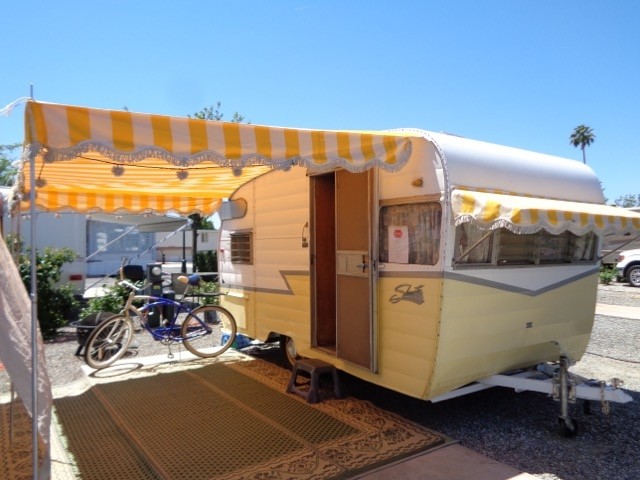 Par & Doreen's 1960 Shasta Airflyte