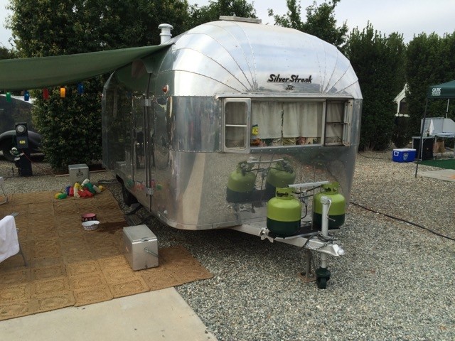 Mike & Amy's 1958 Silver Streak Jet