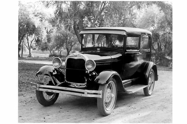 1928 Ford Sedan