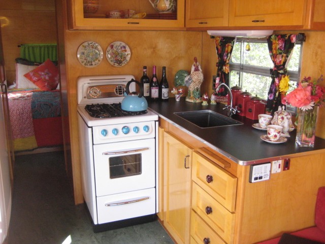 1952 COZY CRUISER
Ruzgerian