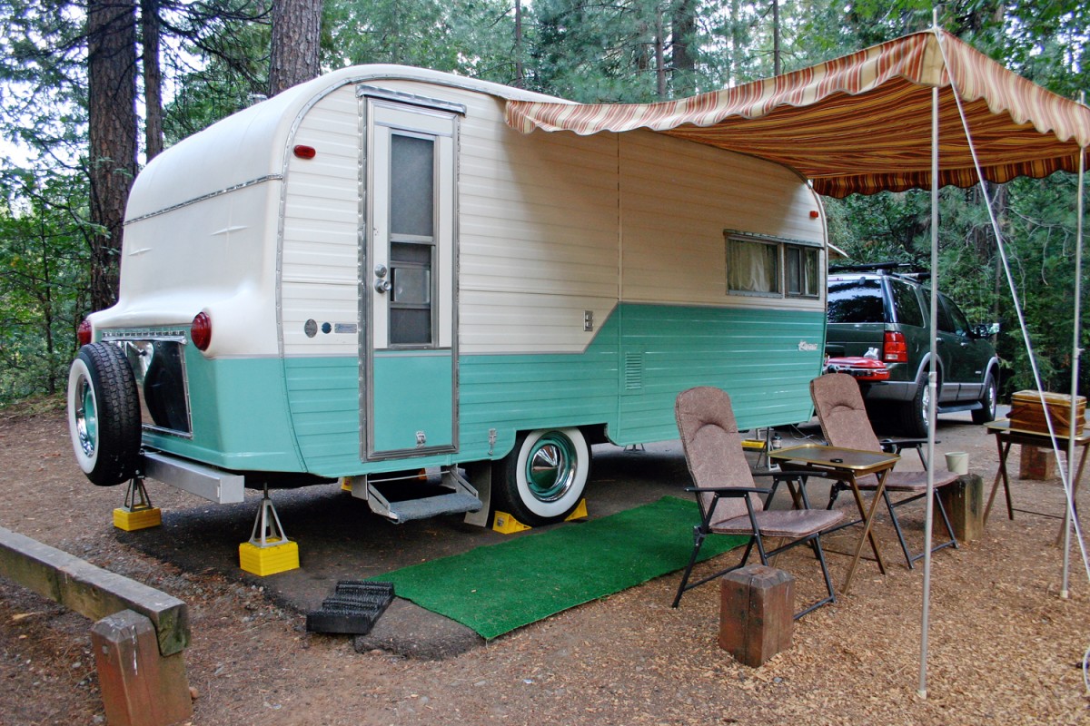 1961 KENCRAFT
Rob & Jolaine Collins
Fair Oaks, California