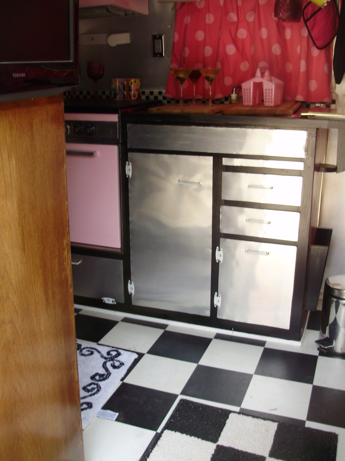 1960 AIRSTREAM TRADEWIND
Sluyk