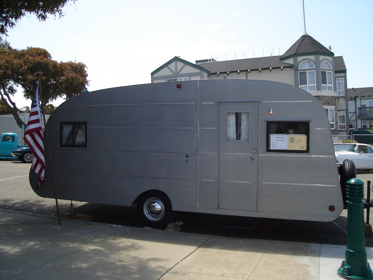 1947 PROTOTYPE TRAILER
Desmond & Lauri Amick
San Mateo, California