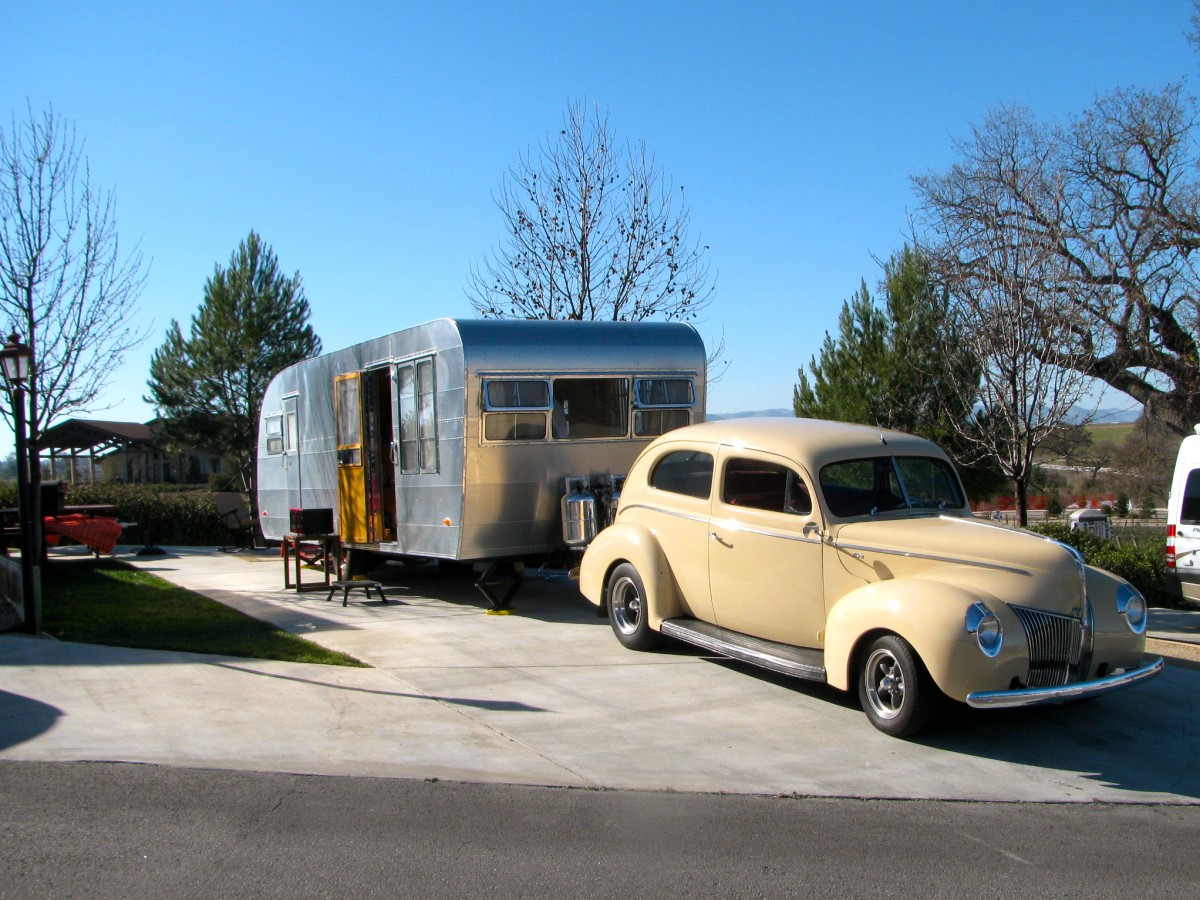 
1952 COZY CRUISER 
1940 Ford [Rusty 
&amp; Gina Fielder] 
Harry &amp; Mary Ruzgerian
Camarillo, California 