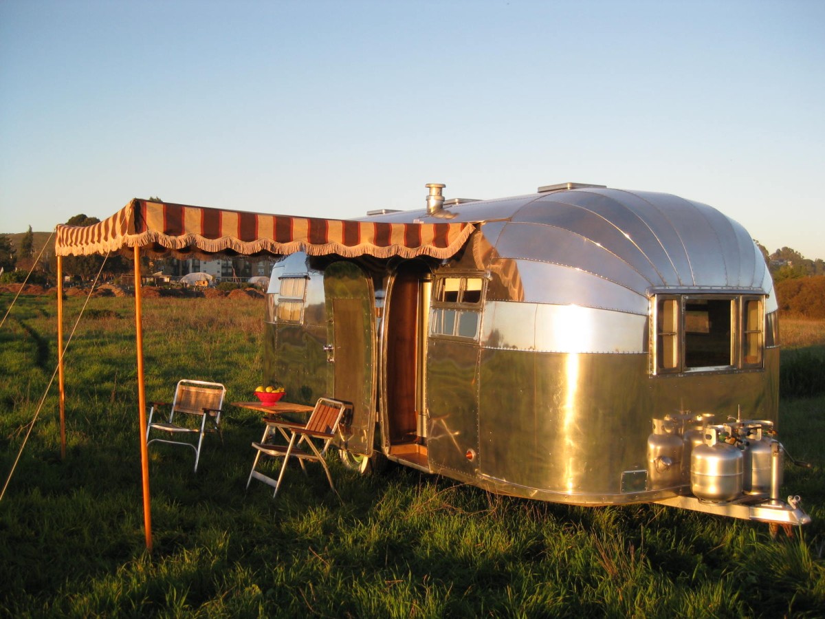 1953 AIRSTREAM
FLYING CLOUD
John DiBartolo
Santa Cruz, California
