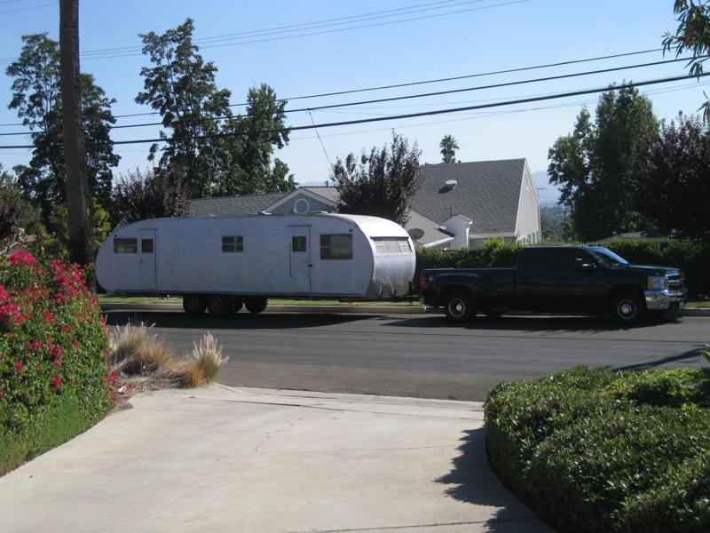 1952 ROYAL SPARTANETTE
Mike & Desiree Marinis
San Bernardino, California