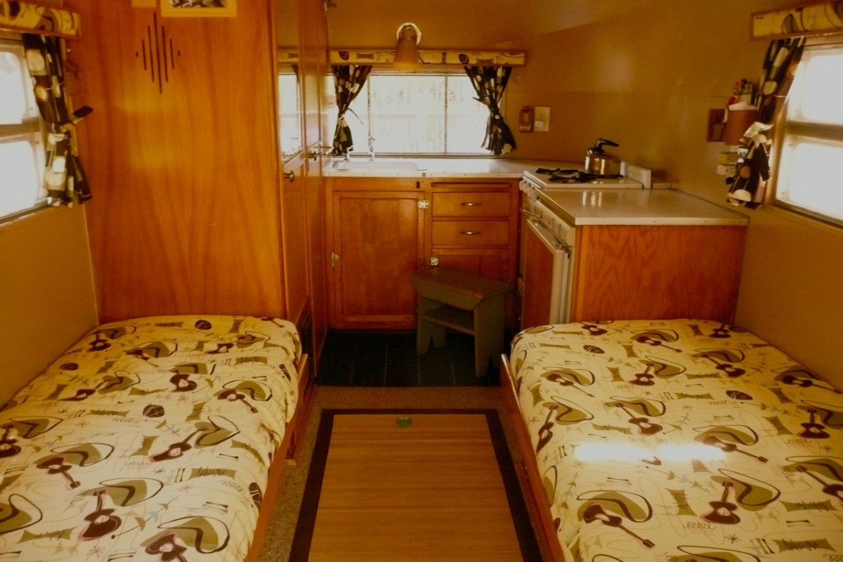 1955 AIRLIGHT
Katz