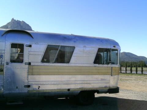 1965 STREAMLINE
TRAVEL CAR
Madrigal & Morehead