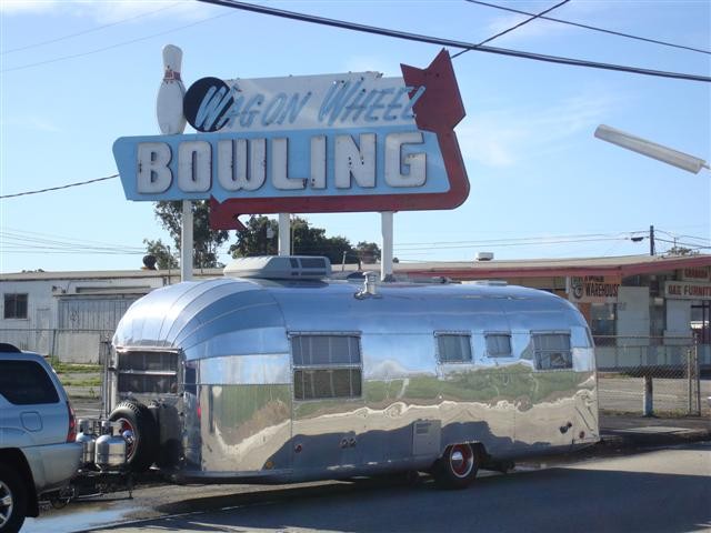 1952 AIRSTREAM CRUISER
Kenley & Jan Cornett
Valencia, California