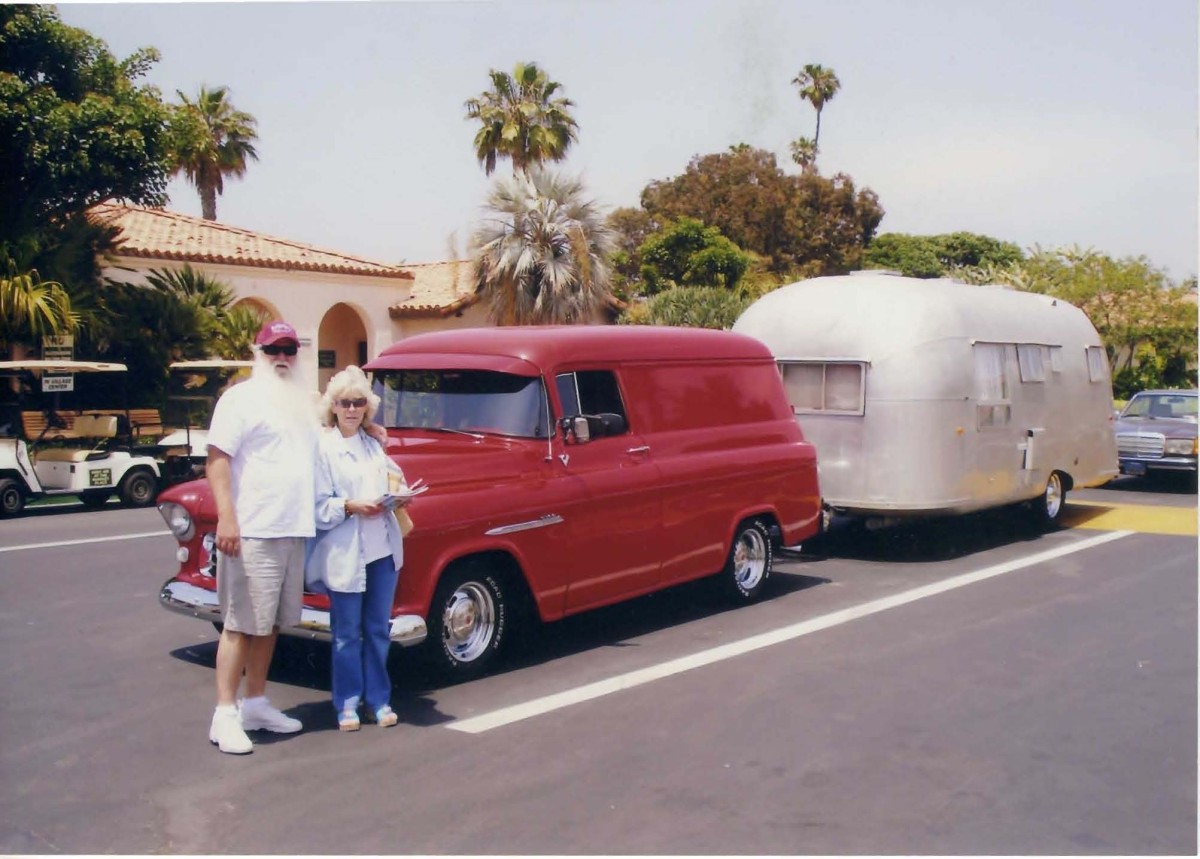 1957 AIRSTREAM
FLYING CLOUD
1955 Chevrolet Panel Truck
Skip & Karen Rear
Pasadena, California