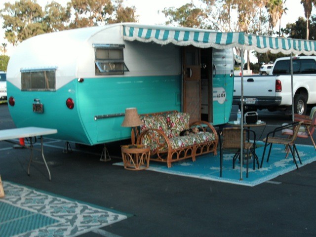 
1955 ALJOA
Bob &amp; Cindy Ross
[Wagonmasters]
Romoland, California 