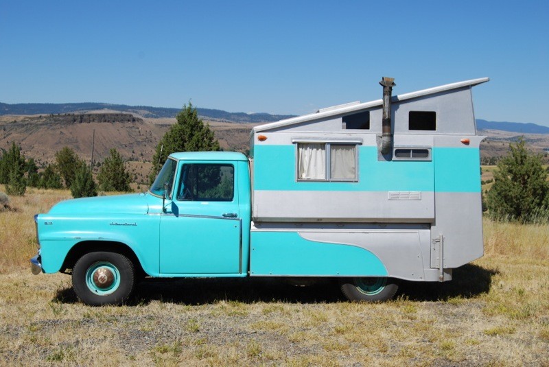 
1960 INTERNATIONAL HOUSECAR
[1948 Westcraft Tahoe tow vehicle]
Agnew 