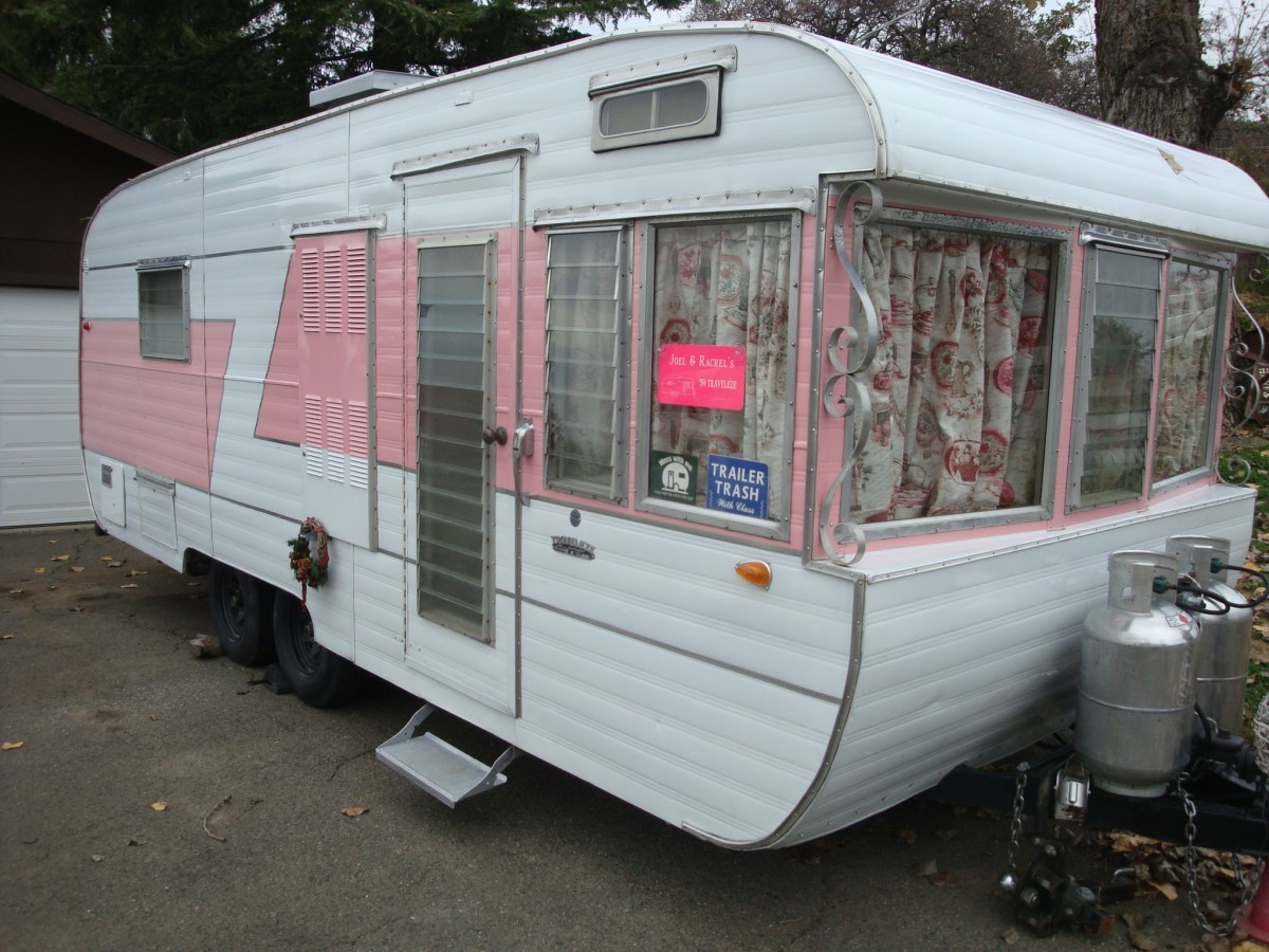 1959 TRAVELEZE
Joel & Rachel Harp
Penryn, California
