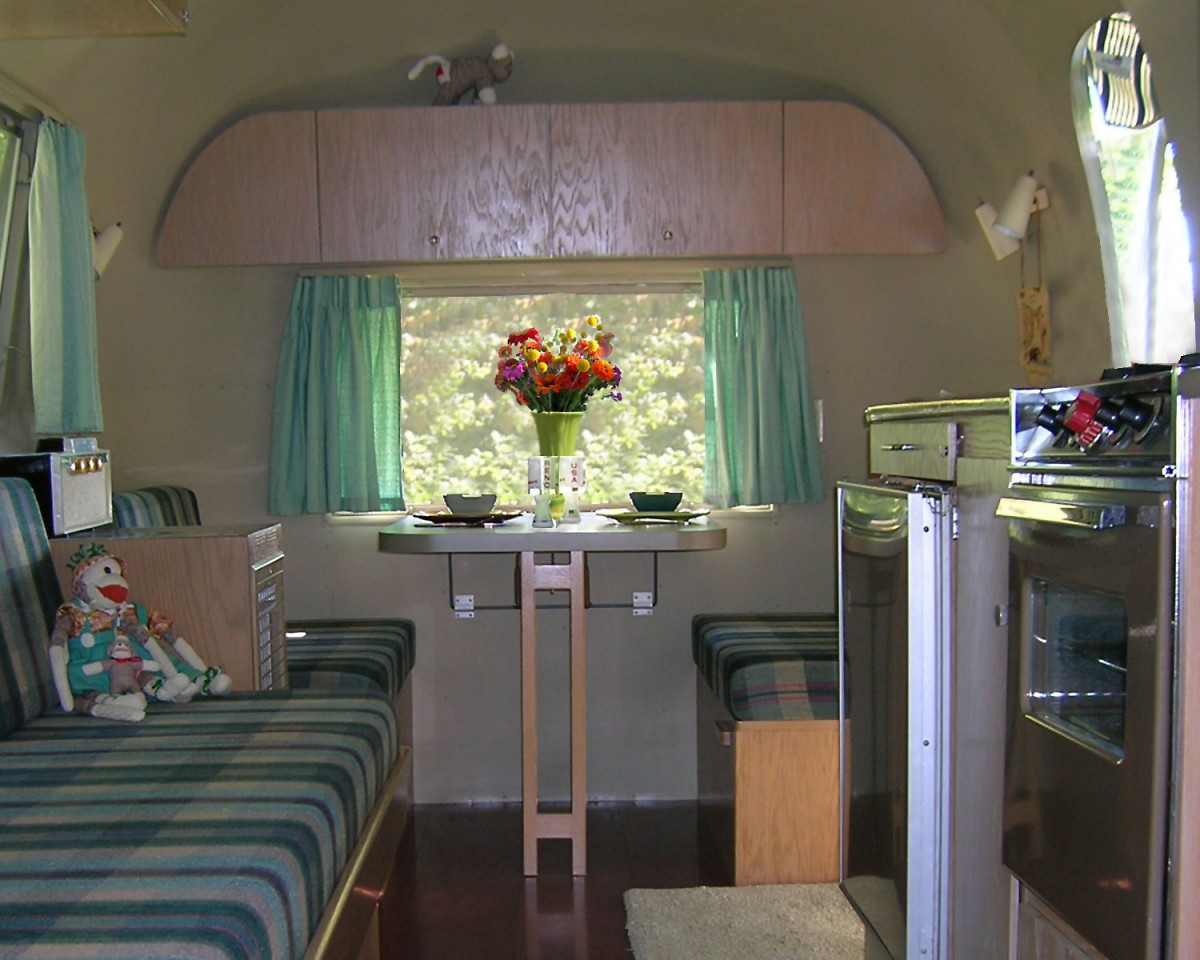 1964 AIRSTREAM
GLOBE TROTTER
Arlen & Shirley Manning
Napa, California