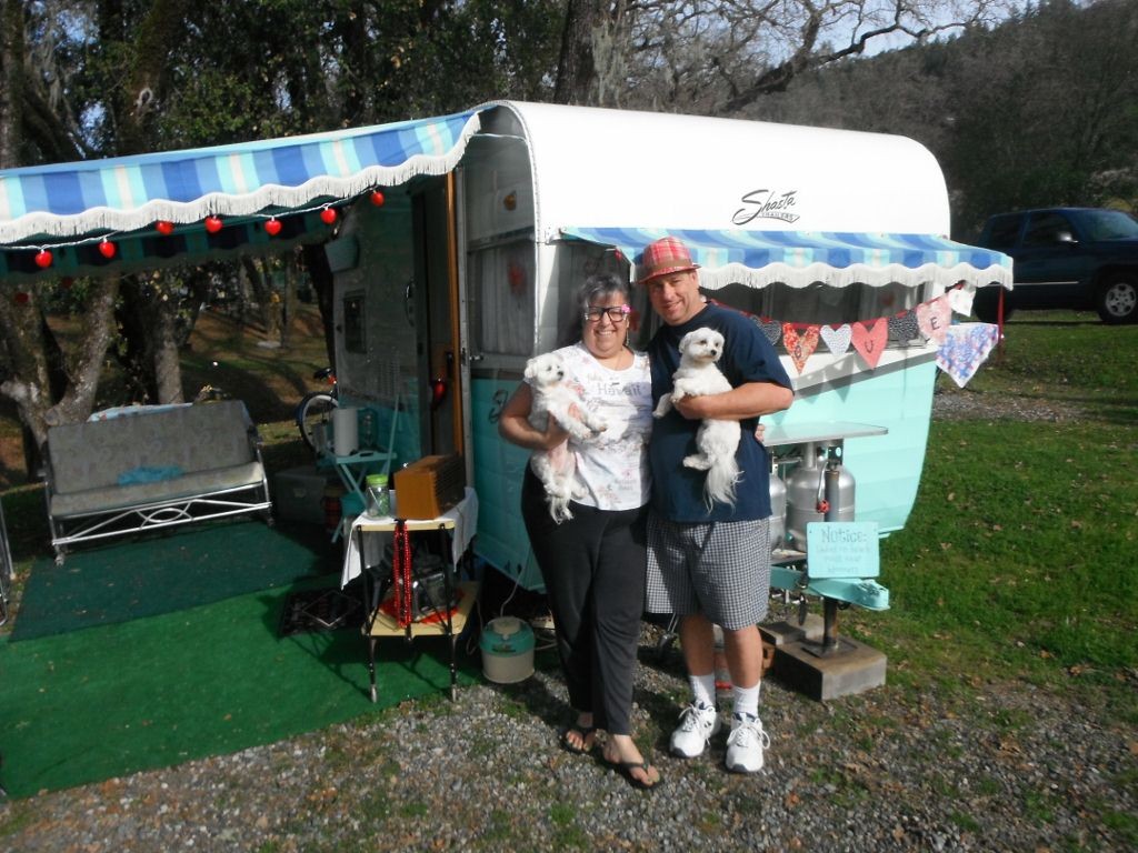 1962 Shasta Airflyte
Penny Cotter
& Charlie Nienow
Santa Cruz, California