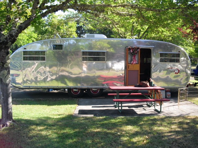 1950 Spartan
Mike & Kathy Mendenhall
Oroville, California