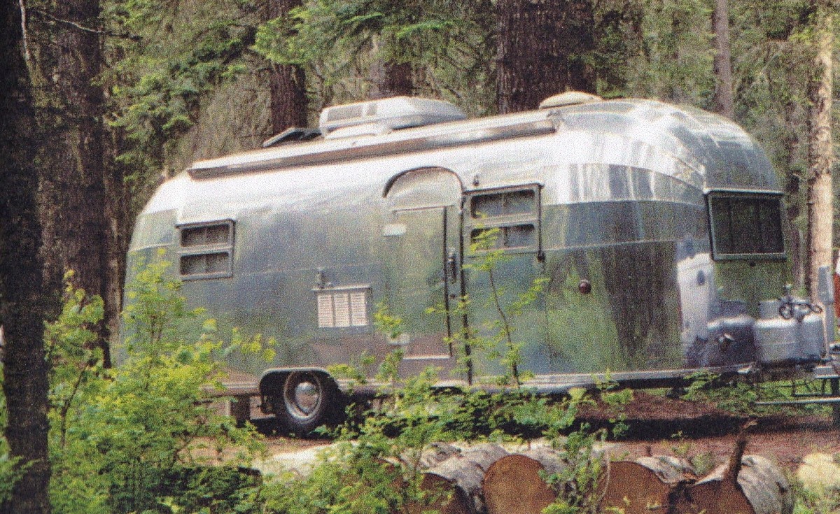 1954 Airstream
Flying Cloud
Richard & Shirley Rodrigues
Mariposa, California