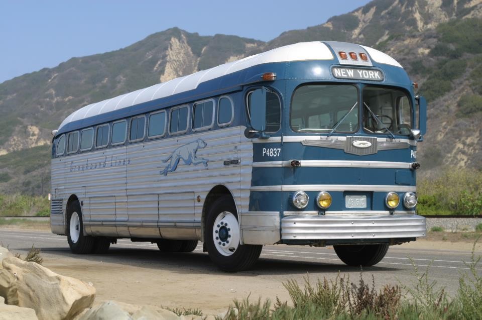 1948 Silversides
Greyhound Bus
"Big Blue"
Mike Senzamici
& Robin Sager
Santa Barbara, California