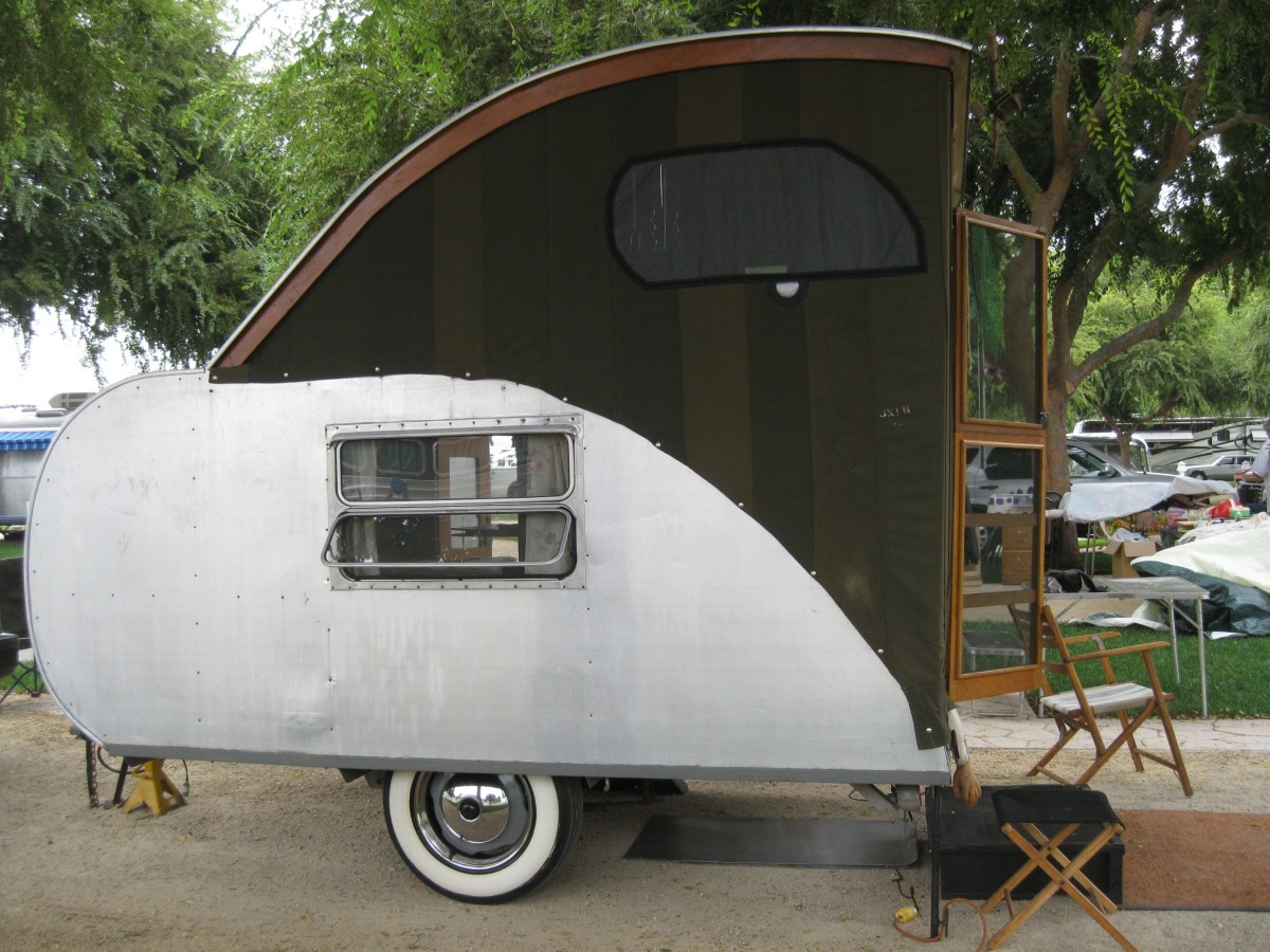 1949 Home Built Teardrop
Guimond & Desrochers