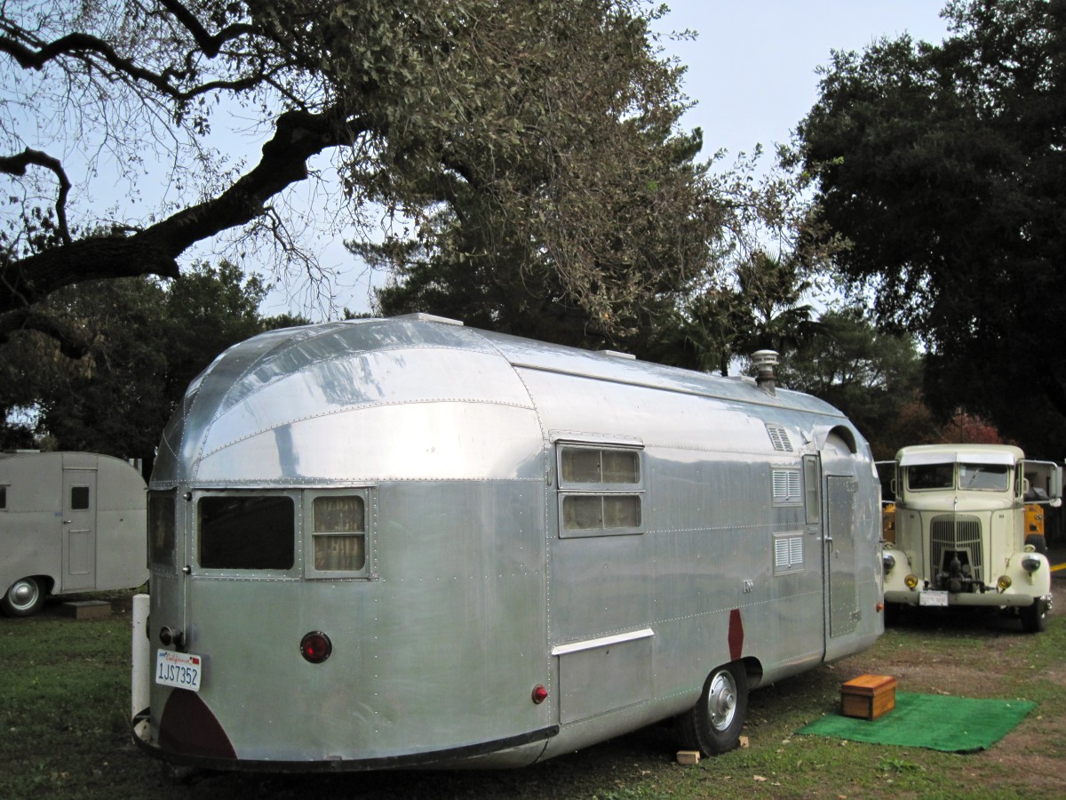 1954 Silver Streak Clipper
Chris & Kathy Miltenberger
Castaic, California