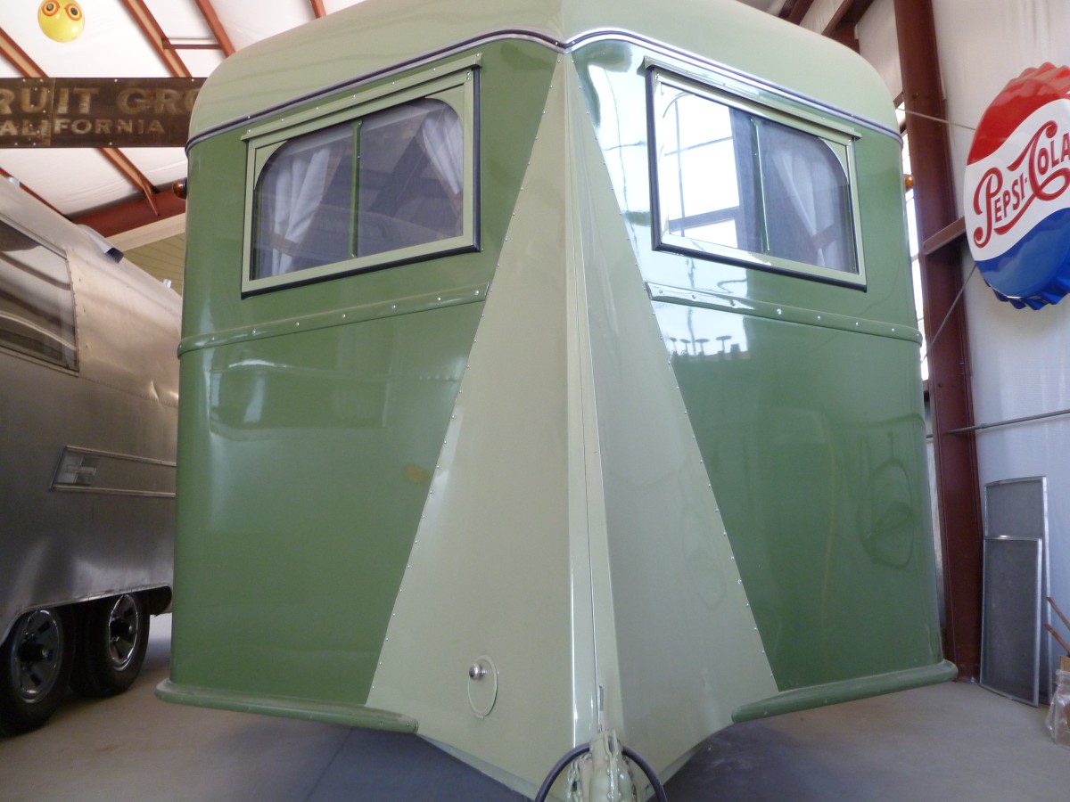 
1938 Kozy Coach
King Marks
&amp; Kris Turner
Porterville, California 