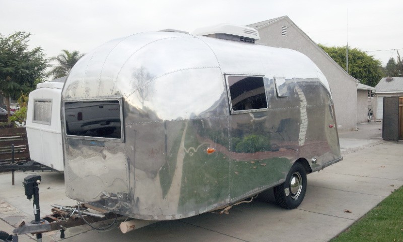 1958 Airstream Traveler
Cliff & Vanessa Uyeda
Long Beach, California