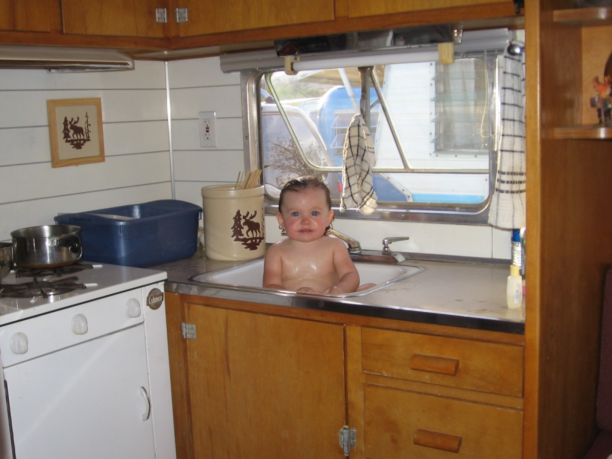 "Bath Time for Baby Erin"
1949 Vagabond Model 19
Mike & Kelley Anderson
Glendale, Arizona