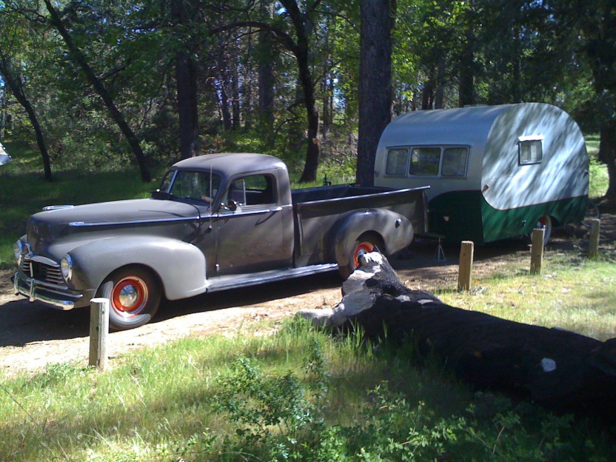 "KitTen Camping"
1949 KitTen Trailer
1946 Hudson PickUp
Charlie Wallace
& Sherry Trochta
Lakeside, California