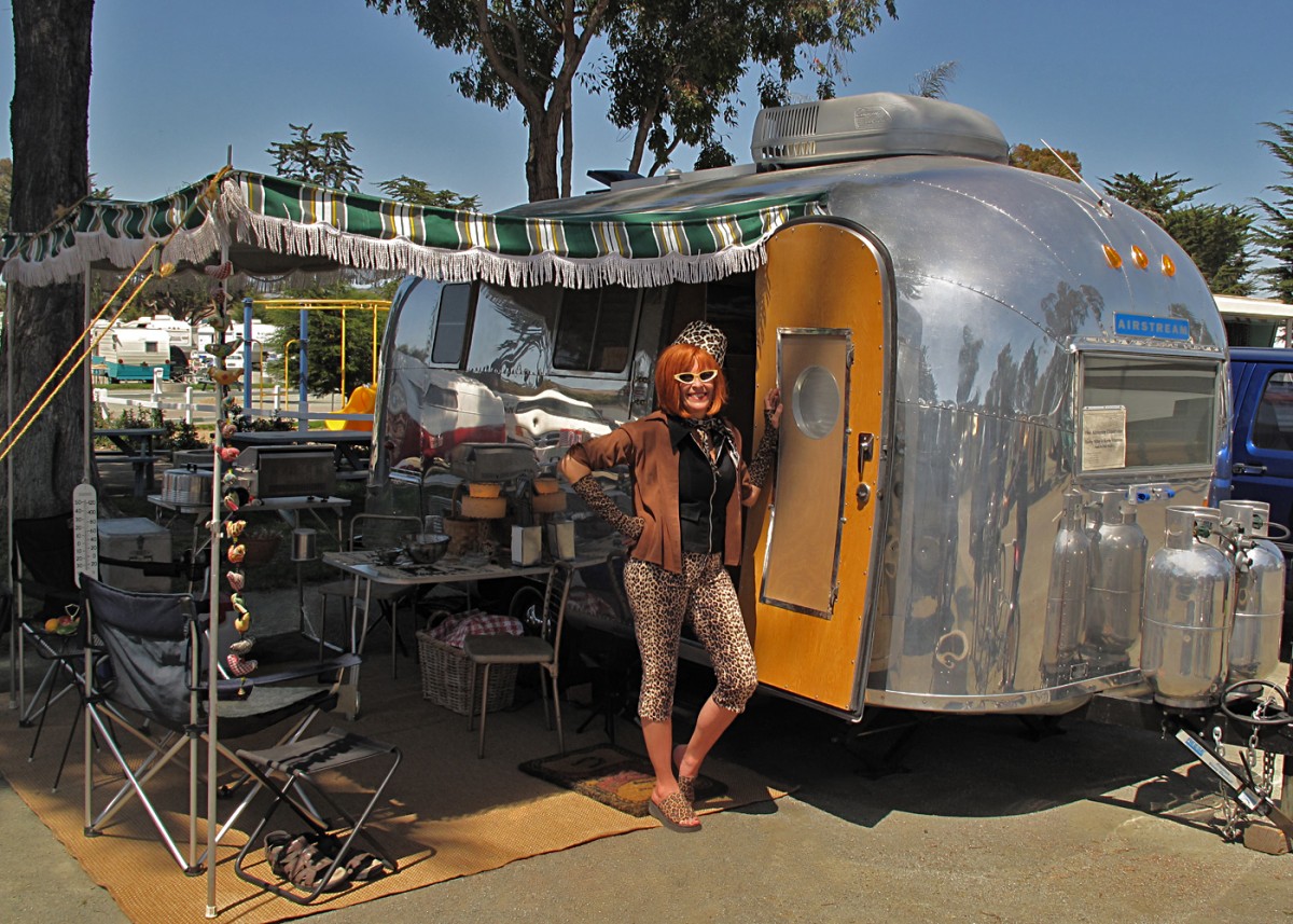 Ginger La Fontaine,
Bowling Attire
Champion 2009
1961 Airstream Globetrotter
Karin Wikstrom-Miller & Shelby Miller
Santa Fe, New Mexico