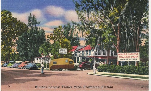 
c.
World's Largest Trailer Park
Bradenton, Florida
Kiwanis Owned
22; 81617
(Pub. by Harold R. Smith, Photographer, Florida) 