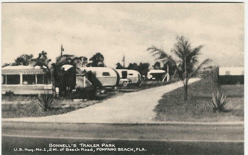 
c. early 1950s
Bonnell's Trailer Park
Pompano Beach, Fla.
(The Tecraft Company, N.J.) 