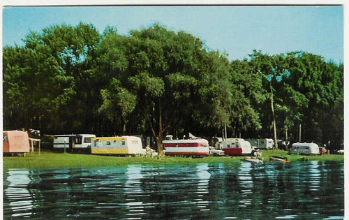 
c. 1957
Trailer City
Chippewa Lake Park
Chippewa Lake, Ohio
7C-K2861 (CURTEICH COLOR) 