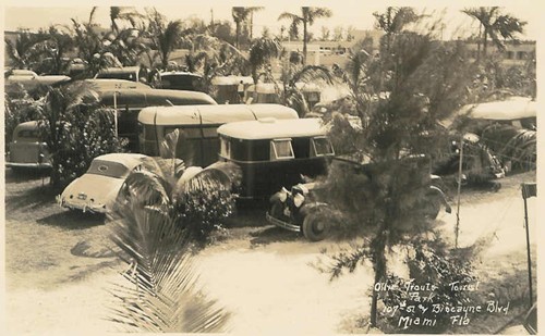 
c.
1937 written on back
Ollie Trouts Tourist Park
107th St. and Biscayne Blvd.
Miami, Fla
(Photo pc) 