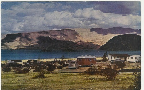 
c.
Trailer Park
Lake Mead near
Boulder City, Nevada
C1997 (A Mike Roberts Color Production, California) 