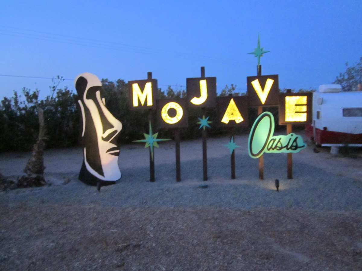 Vintage Trailer Tiki Campout
Mojave Oasis
Newberry Springs, California
April 27 - 29, 2012