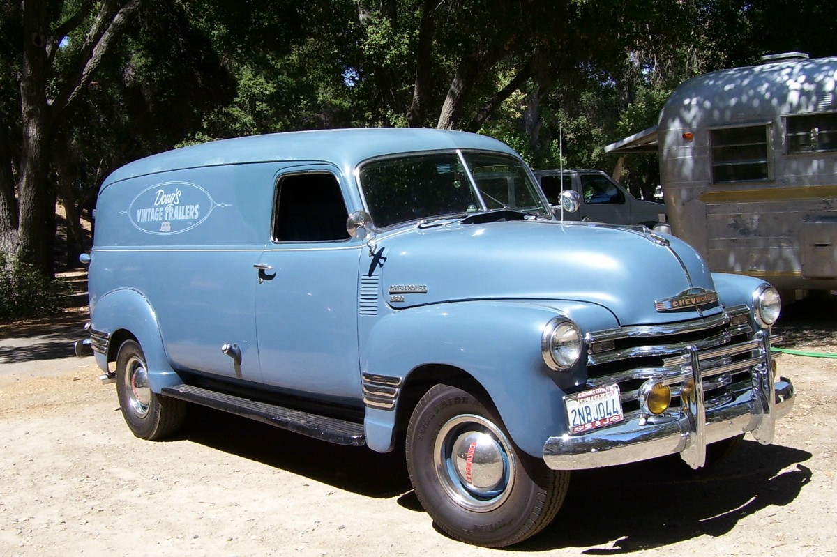 www.dougsvintagetrailers.com
1950 Chevrolet 1 ton panel truck