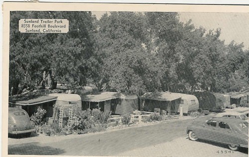 
c.
PM 1951
Sunland Trailer Park
Sunland, California
43541 (Pub. by Ansel Kickbush, California; Silvercraft by Dexter Press, N.Y.) 