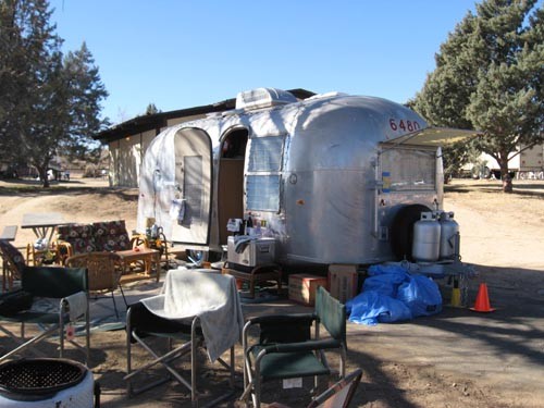A campfire was almost always available at the Kaho site; Saturday evening we enjoyed a Chinese Buffet in town