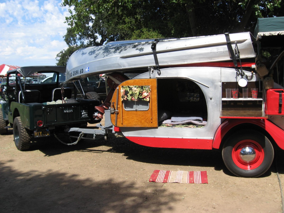1952 Teardrop
& Willys Jeep