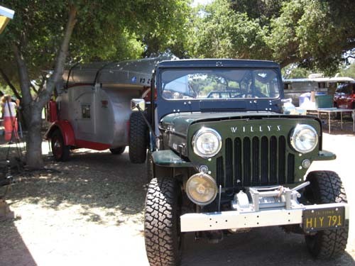 
1952 Teardrop
&amp; Willys Jeep 