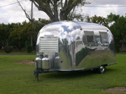 1967 Airstream Caravel
Casper van Ryn &
Katherine
Johnson-van Ryn
Norco, California