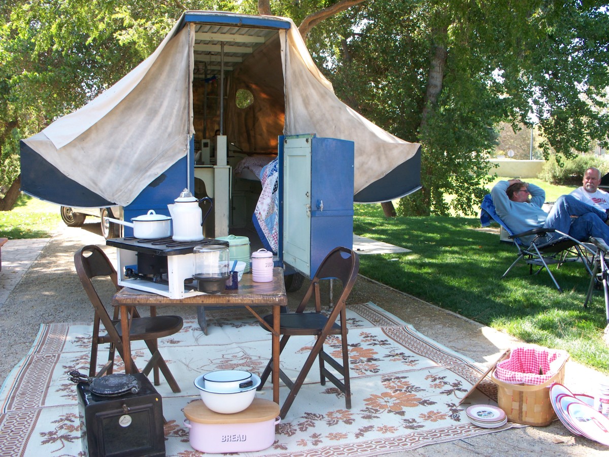 1940 Ratzlaff Tent Trailer
John & Debbie Drake
Ventura, California